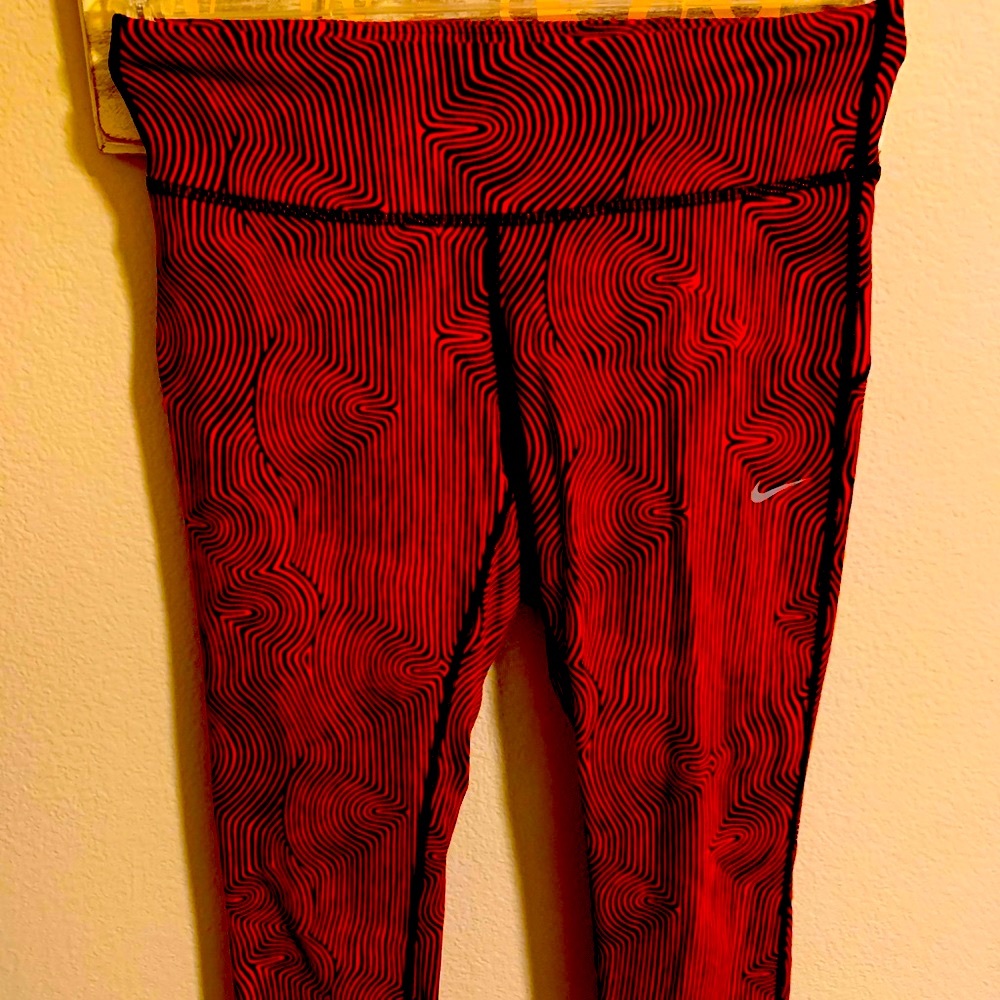 Nike women’s Capri workout leggings